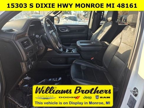 Used 2023 Chevrolet Suburban Premier image 18