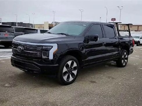 Used 2023 Ford F150 Lightning Platinum image 4