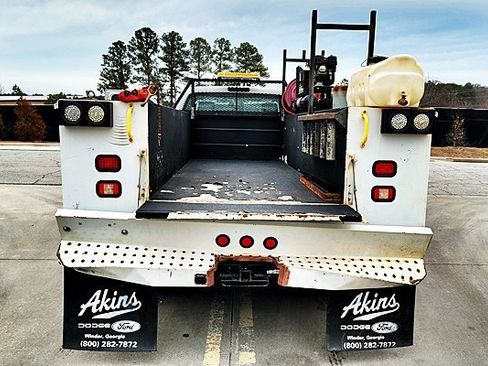 Used 2016 Ford F550 2WD Regular Cab Super Duty image 17