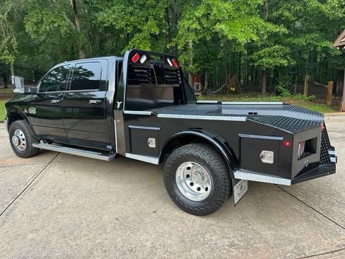 Used 2018 RAM 3500 Laramie Longhorn AWD/4WD image 3