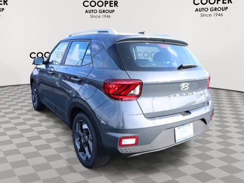 New 2026 Hyundai Venue SEL FWD image 9