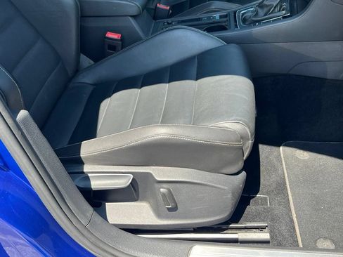 Used 2017 Volkswagen Golf R 4-Door AWD/4WD image 15