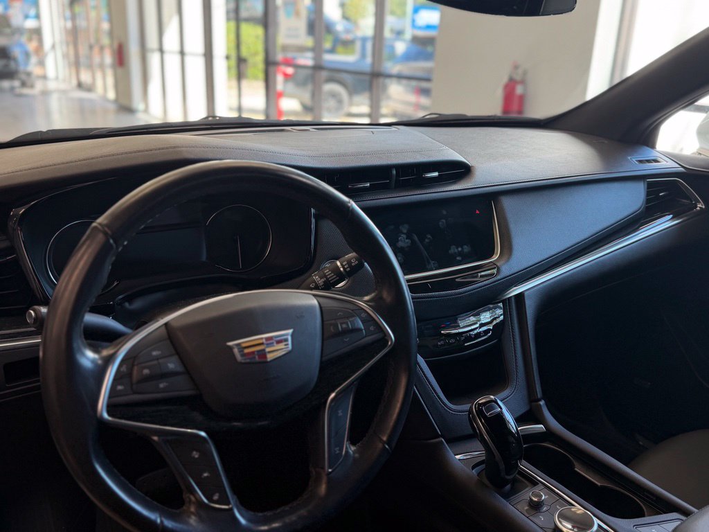 Used 2022 Cadillac XT5 Premium Luxury FWD image 9