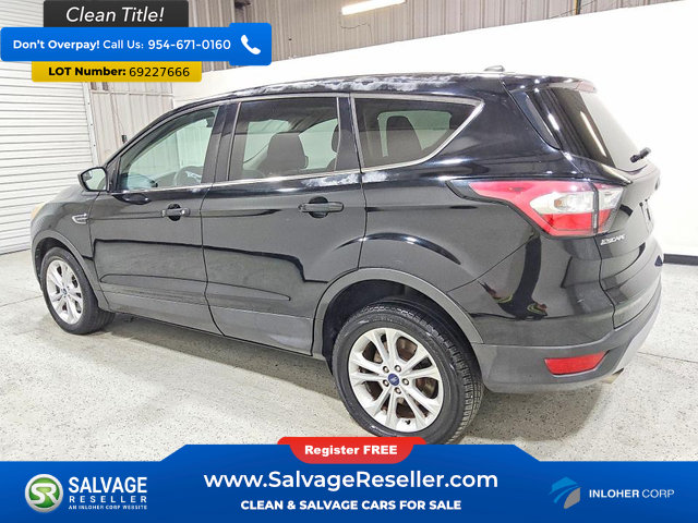 Used 2017 Ford Escape SE FWD image 3