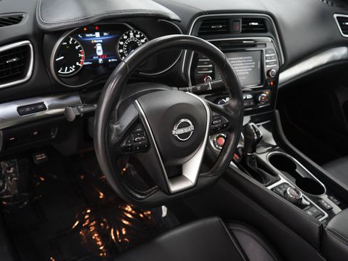 Used 2023 Nissan Maxima SL FWD image 19