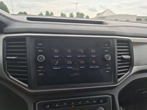 Used 2020 Volkswagen Atlas SE w/ Panoramic Sunroof Package AWD/4WD image 17