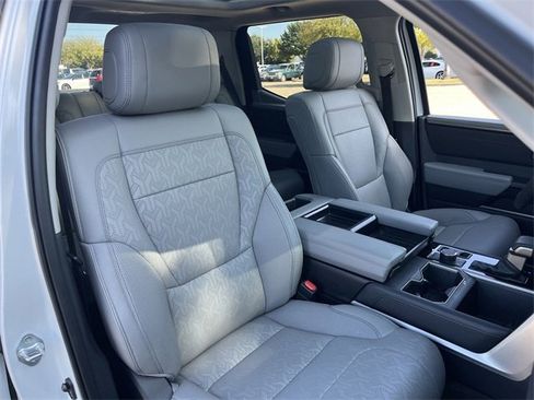 Used 2024 Toyota Tundra Limited image 29