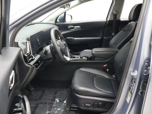Used 2025 Kia Sportage EX FWD image 14