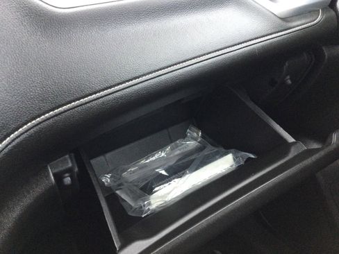 Used 2023 GMC Acadia SLE w/ Driver Convenience Package image 20