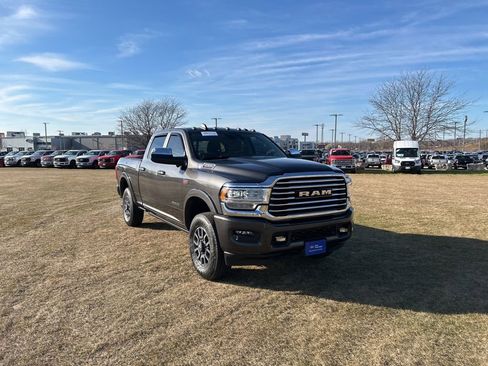 Used 2022 RAM 3500 Limited image 3