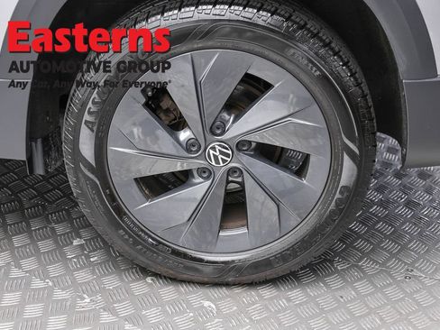 Used 2025 Volkswagen Taos S FWD image 8