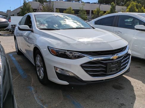 Used 2023 Chevrolet Malibu LT image 2