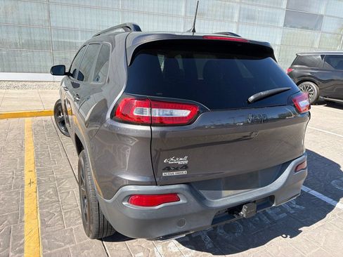 Used 2017 Jeep Cherokee High Altitude AWD/4WD image 7