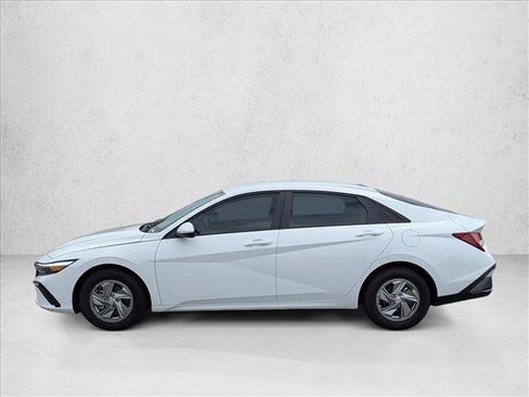 Certified 2026 Hyundai Elantra SE w/ Cargo Package FWD image 8