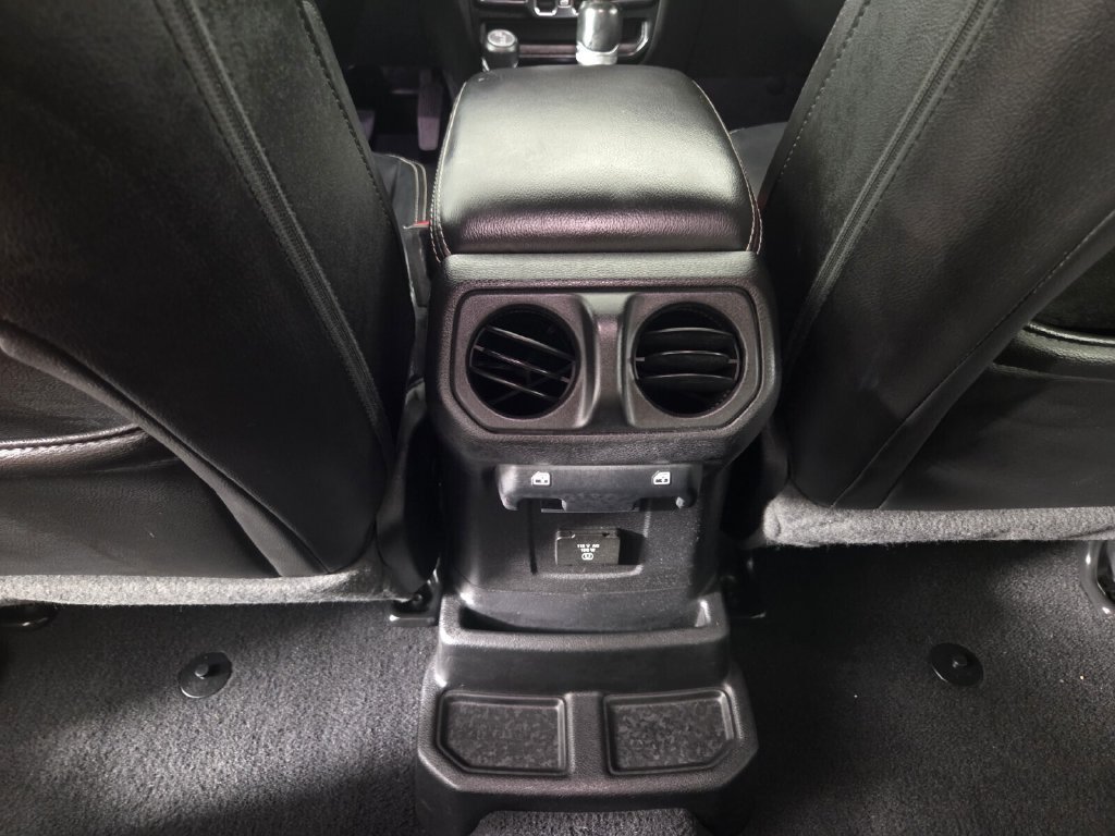 Used 2021 Jeep Wrangler Unlimited Sahara AWD/4WD image 44
