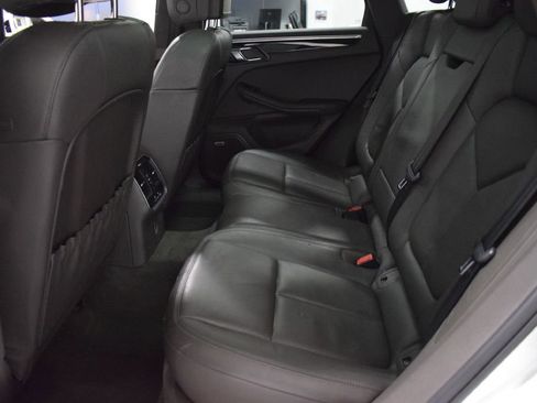 Used 2018 Porsche Macan S image 13