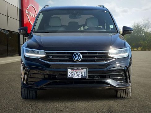 Used 2023 Volkswagen Tiguan SE R-Line FWD image 11