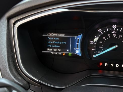 Used 2019 Ford Fusion SE FWD image 29
