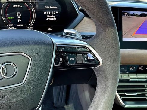Used 2023 Audi e-tron GT Premium Plus image 21