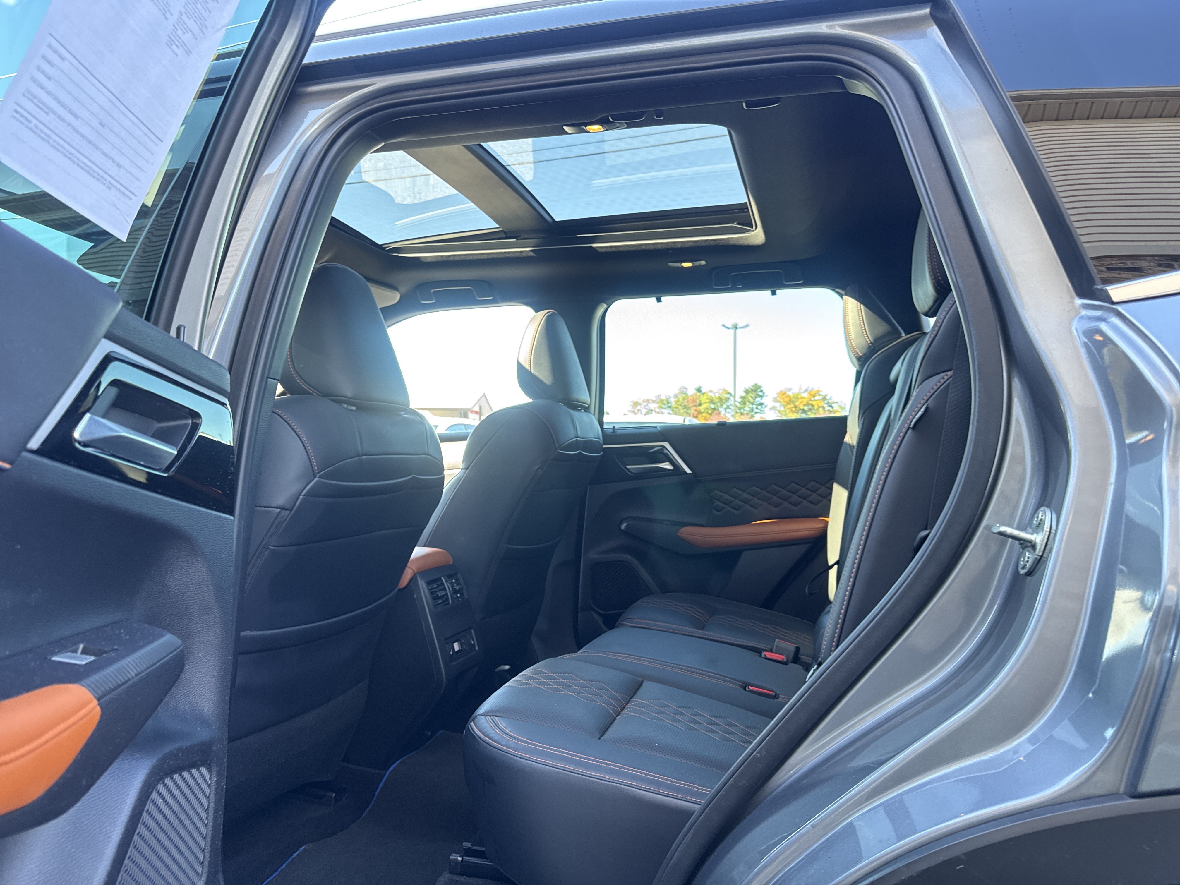 Used 2023 Mitsubishi Outlander SEL AWD/4WD image 10