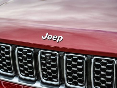 Certified 2023 Jeep Grand Cherokee Summit image 6