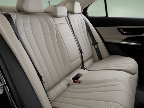 Used 2025 Mercedes-Benz E 350 Sedan image 40