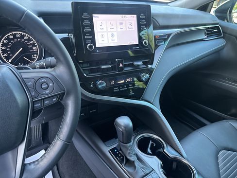 Used 2024 Toyota Camry SE w/ Convenience Package FWD image 18