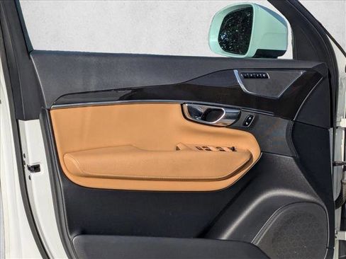 Used 2018 Volvo XC90 T6 Momentum w/ Convenience Package image 6