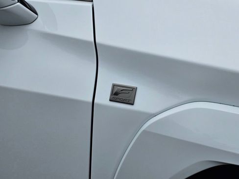 Used 2024 Lexus UX 250h F Sport AWD/4WD image 10
