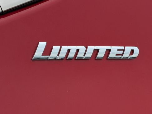 Used 2024 Toyota Tundra Limited AWD/4WD image 12