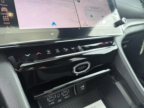 New 2026 Jeep Grand Cherokee L 2WD image 35