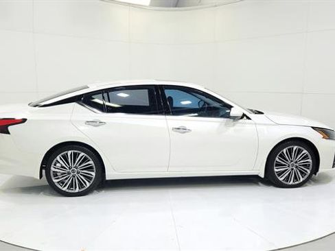 Used 2024 Nissan Altima 2.5 SL image 9
