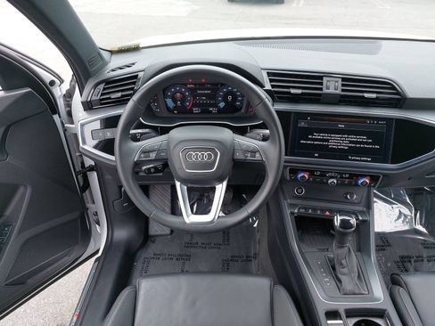 Certified 2025 Audi Q3 2.0T Premium w/ Convenience Package AWD/4WD image 16