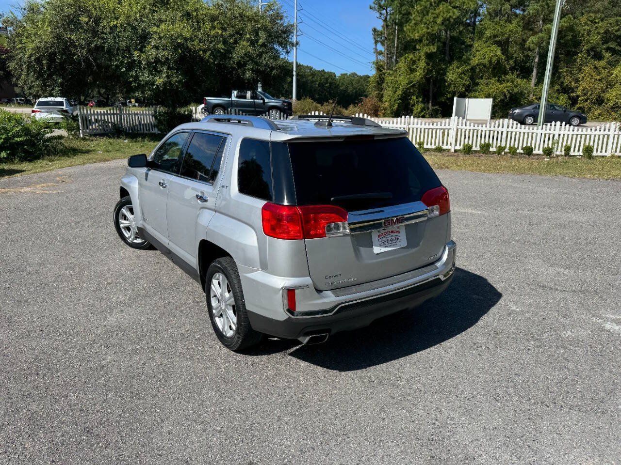 Used 2017 GMC Terrain SLT AWD/4WD image 4