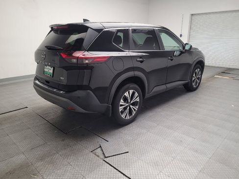 Used 2022 Nissan Rogue SV image 9