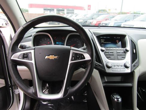 Used 2017 Chevrolet Equinox Premier w/ Enhanced Convenience Package AWD/4WD image 16