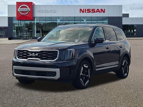 Used 2025 Kia Telluride S FWD image 3