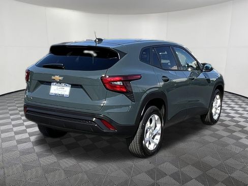 Used 2026 Chevrolet Trax LS w/ LS Convenience Package FWD image 6