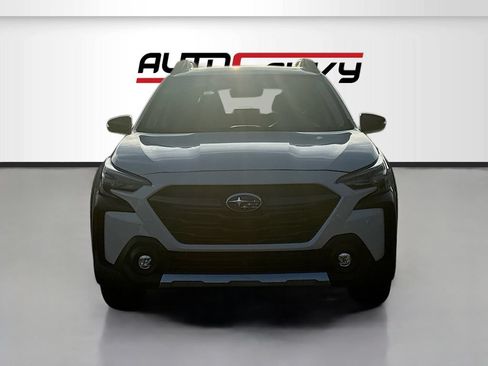 Used 2025 Subaru Outback Limited AWD/4WD image 2
