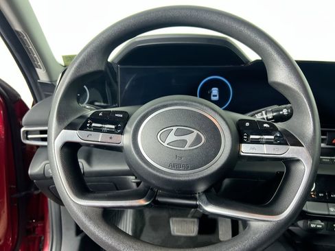 Used 2024 Hyundai Elantra SEL FWD image 15