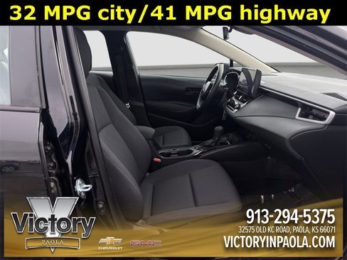 Used 2025 Toyota Corolla LE image 18