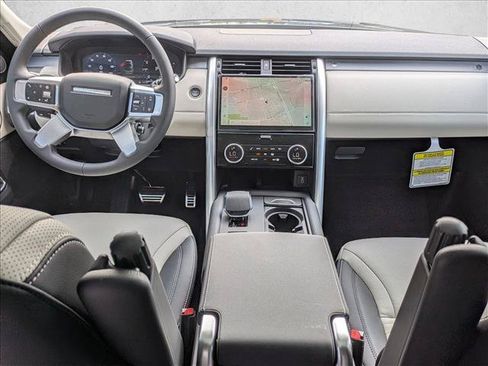 New 2026 Land Rover Discovery Limited Edition AWD/4WD image 16