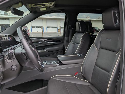 Used 2021 Cadillac Escalade ESV Sport w/ Driver Assist Tech Package AWD/4WD image 11