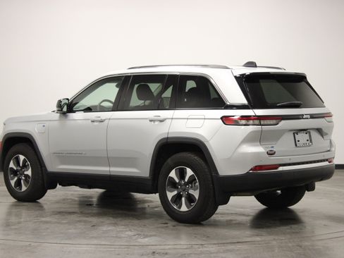 Used 2022 Jeep Grand Cherokee Limited 4xe w/ MOPAR Finishing Package AWD/4WD image 6