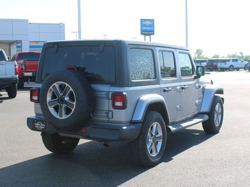Used 2020 Jeep Wrangler Unlimited Sahara image 9