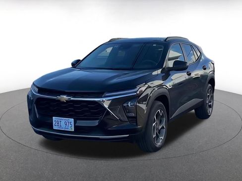 Used 2025 Chevrolet Trax LT image 7