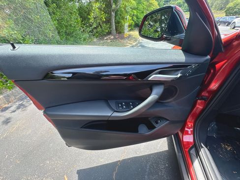 Used 2022 BMW X2 xDrive28i w/ Convenience Package AWD/4WD image 9