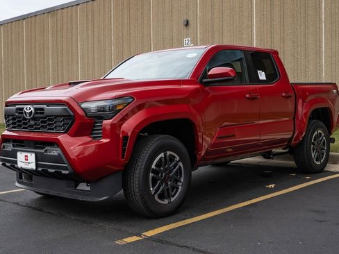 New 2025 Toyota Tacoma TRD Sport image 4
