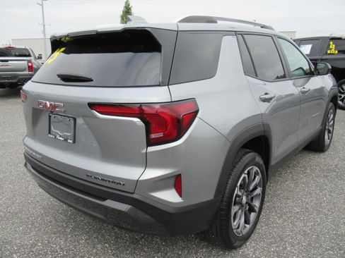 Used 2025 GMC Terrain Elevation w/ Elevation Premium Package AWD/4WD image 7