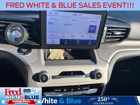 Used 2023 Ford Explorer XLT AWD/4WD image 12